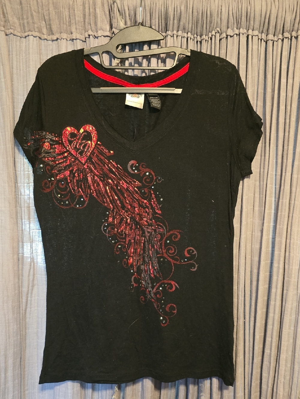 Harley-Davidson Black V-Neck Tee with Red Heart and Wing Graphic